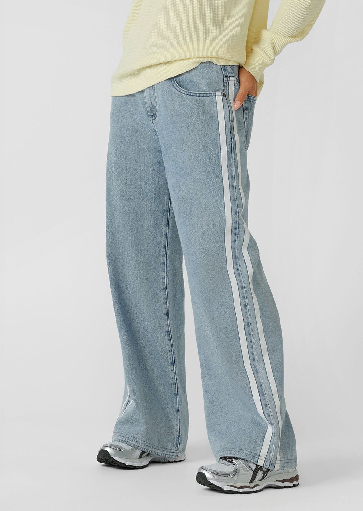 Nostalgia Light Wash Denim Pants