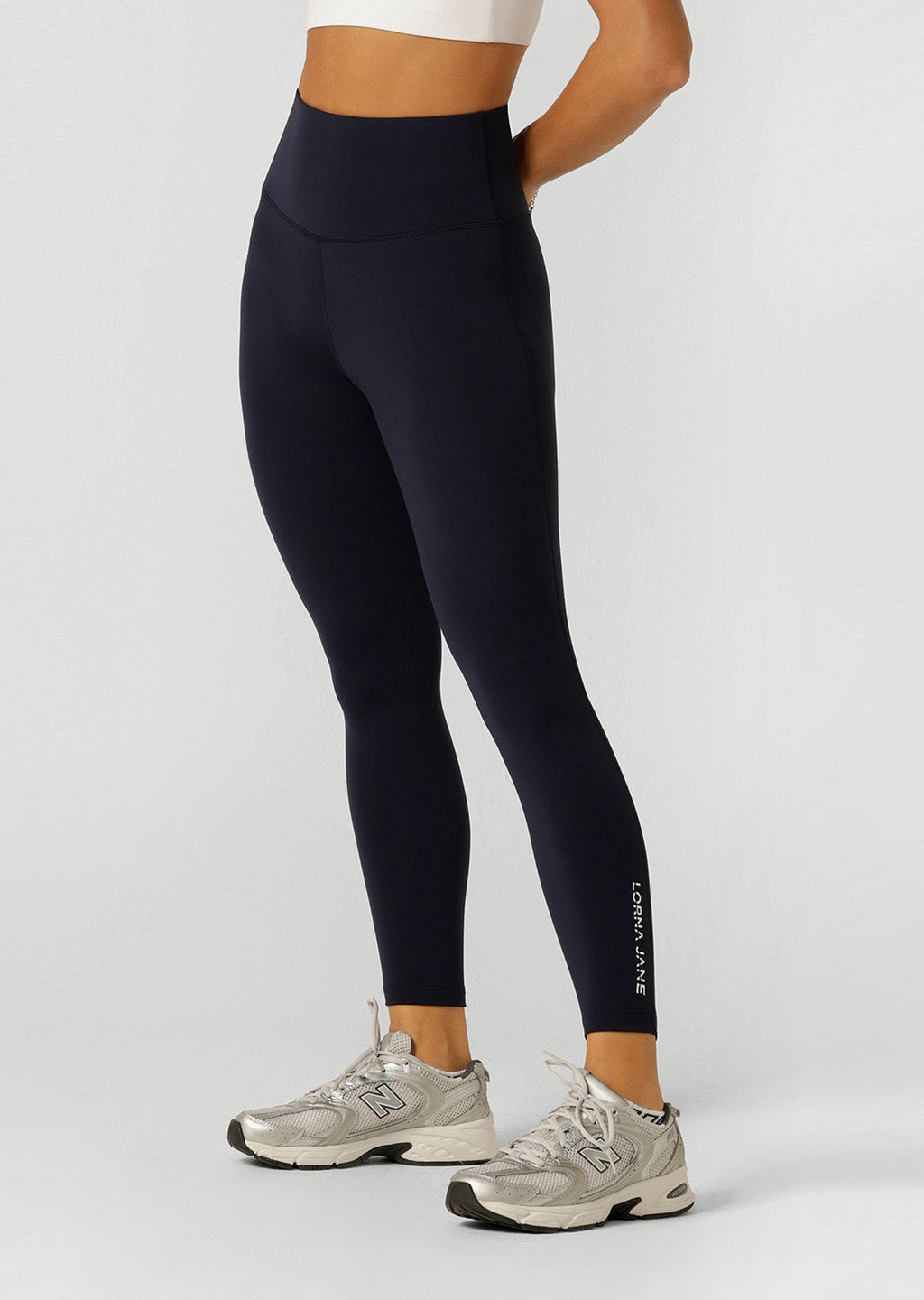Lotus No Chafe Phone Pocket Ankle Biter Leggings