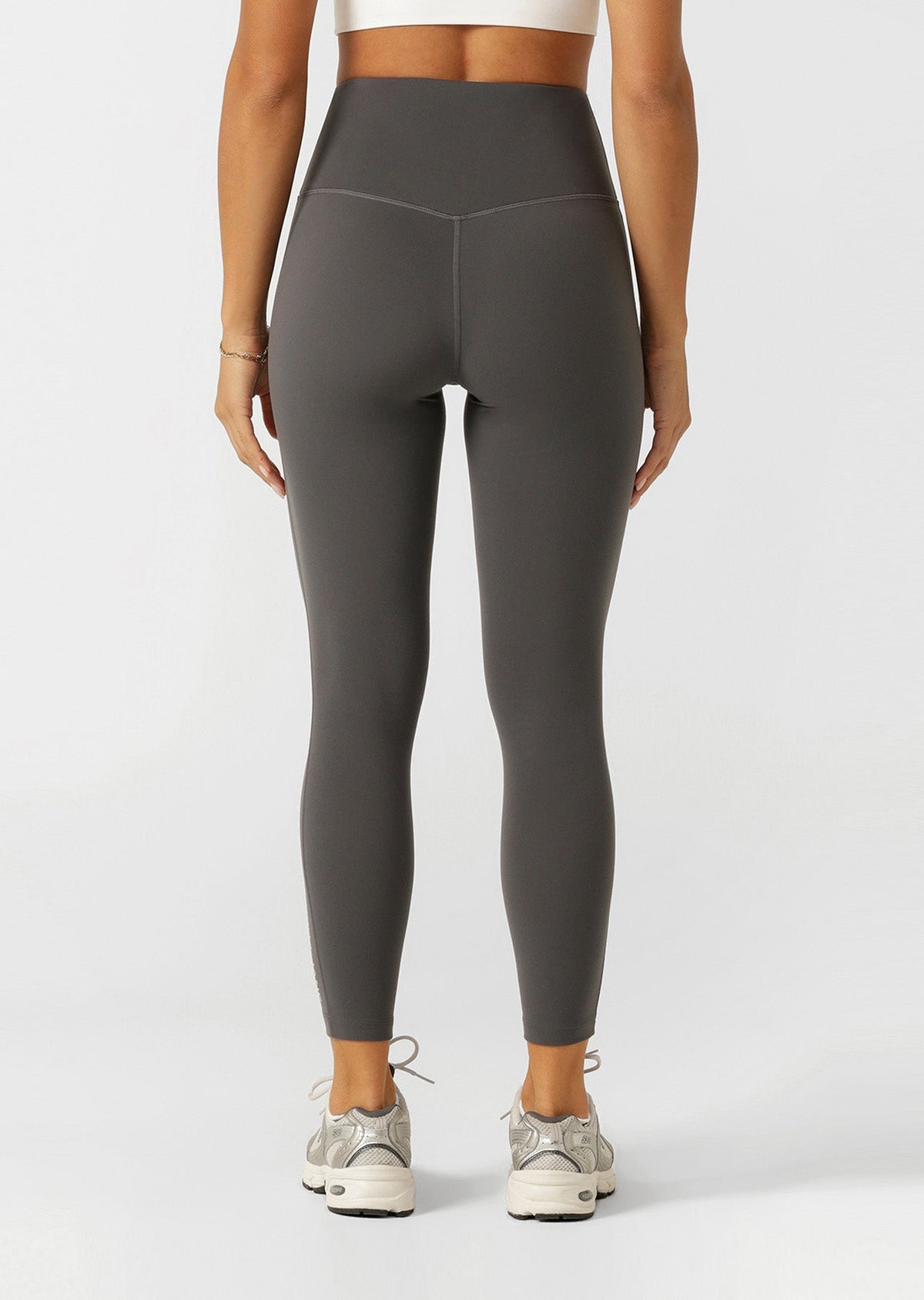 Lotus No Chafe Phone Pocket Ankle Biter Leggings
