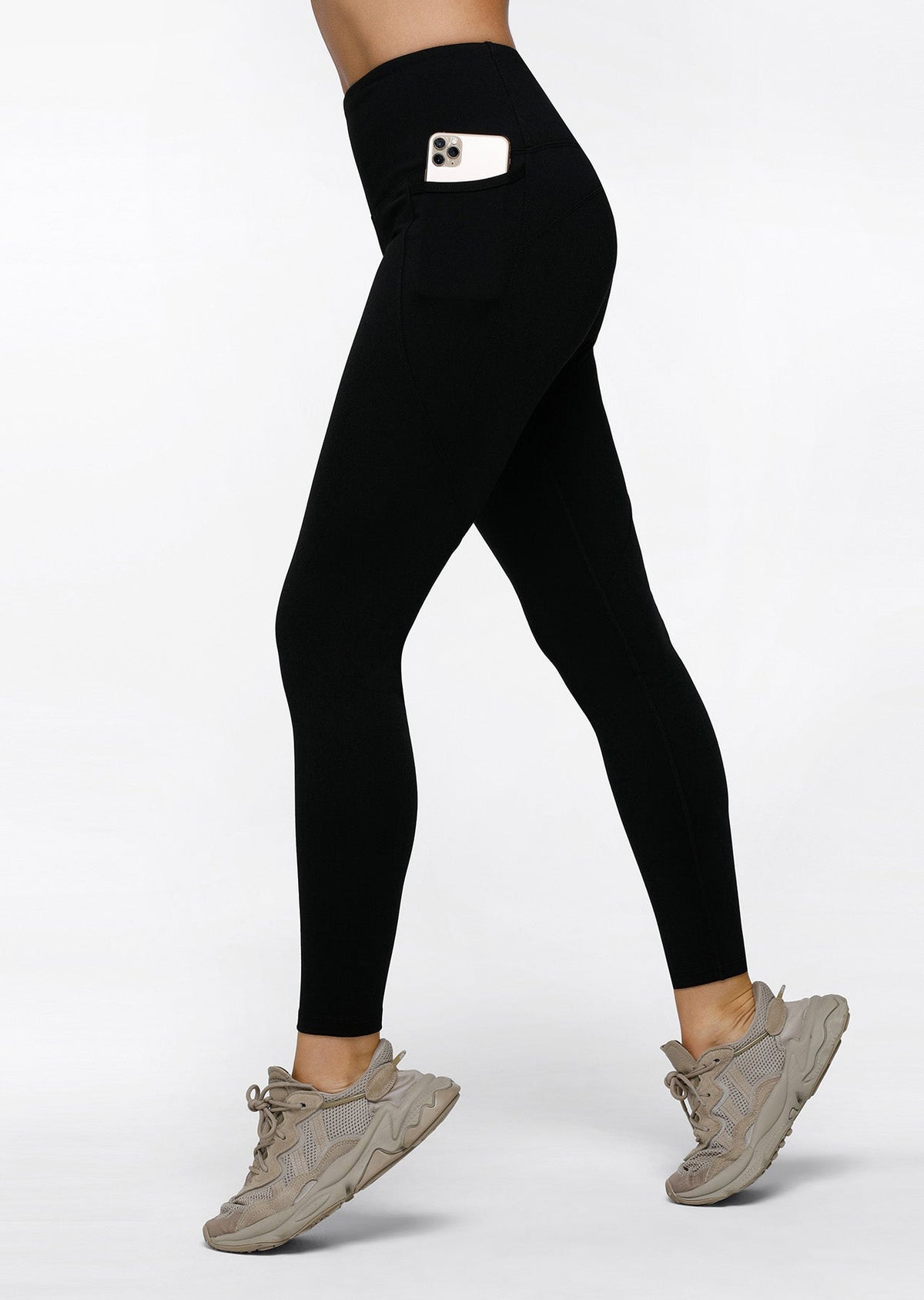 Amy Winter Thermal Phone Pocket Classic Leggings
