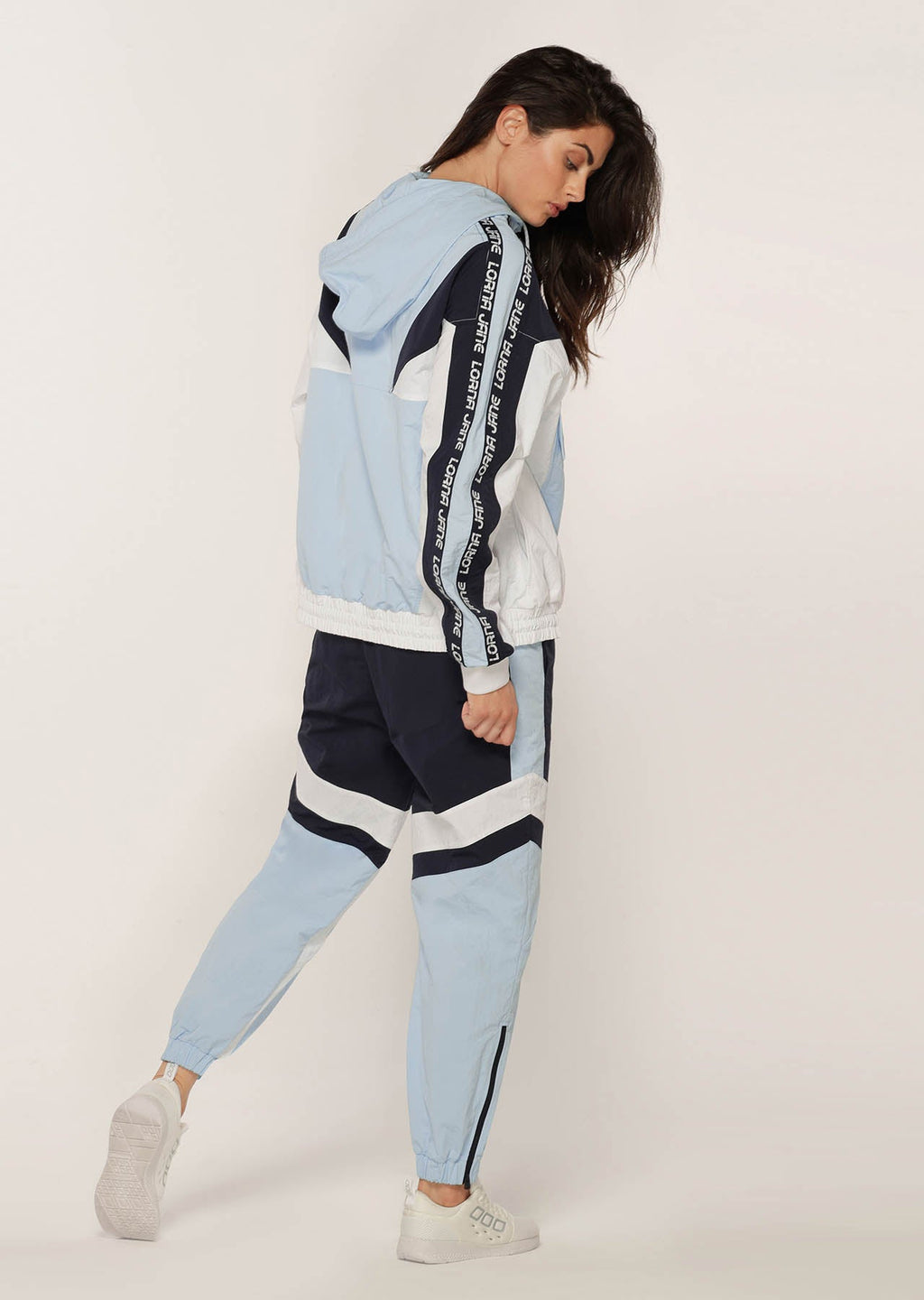 Attitude Track Jumper