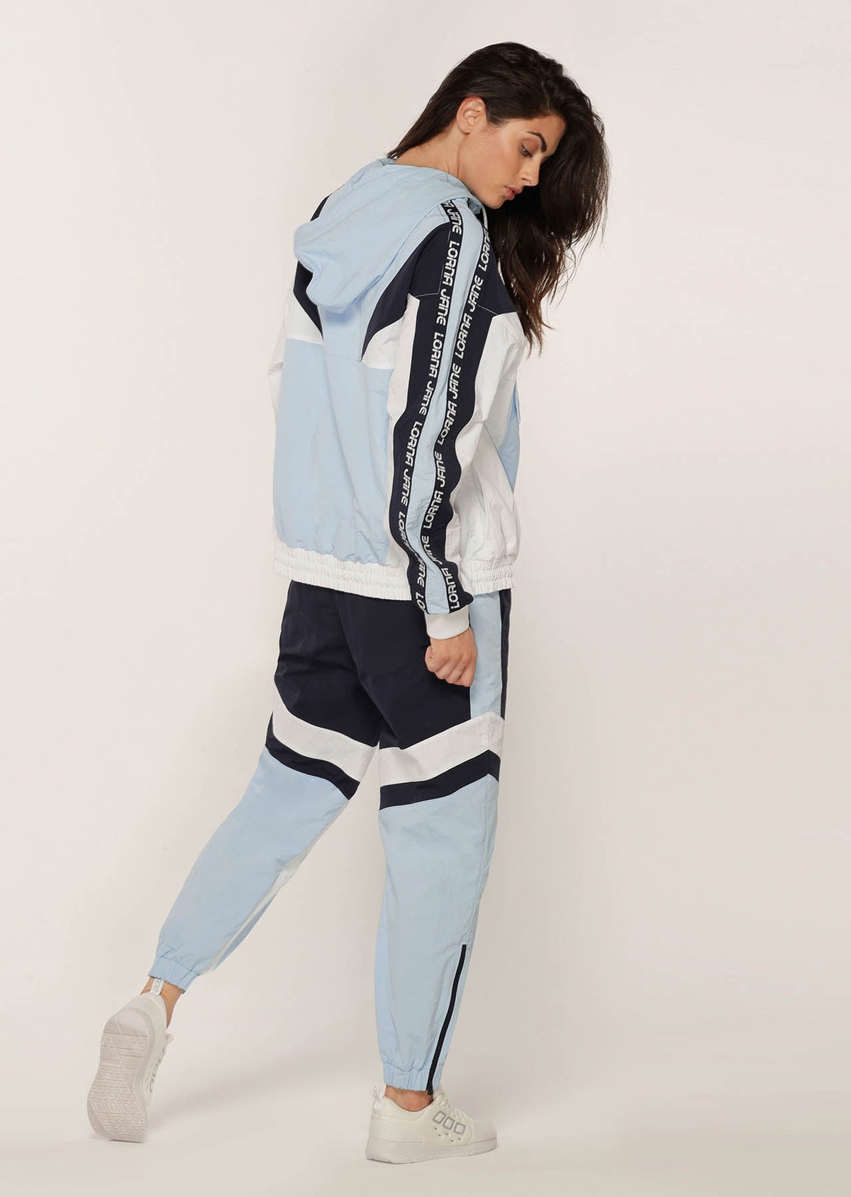Attitude Track Jumper