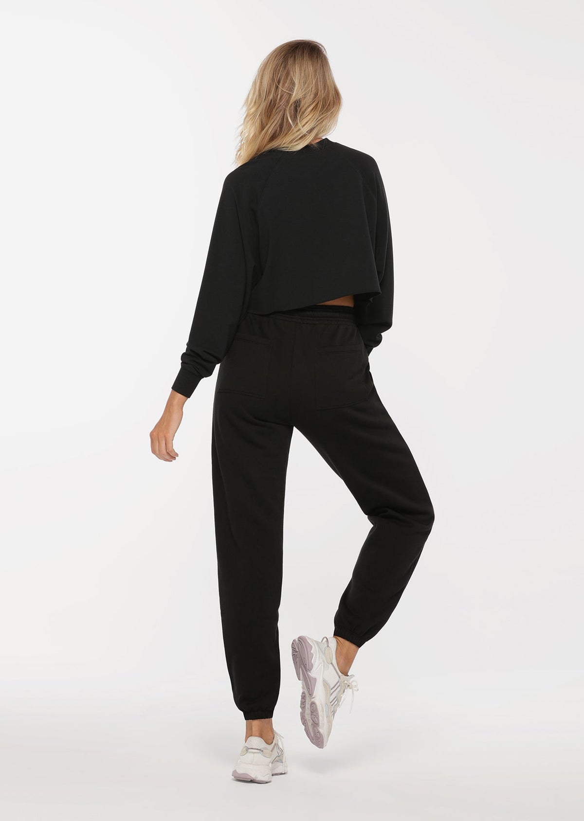 Cool Girl Cropped Long Sleeve Top