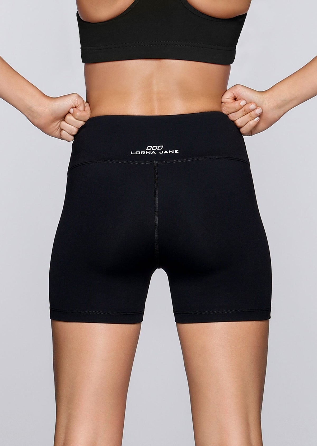 Encounter Core Short Tight
