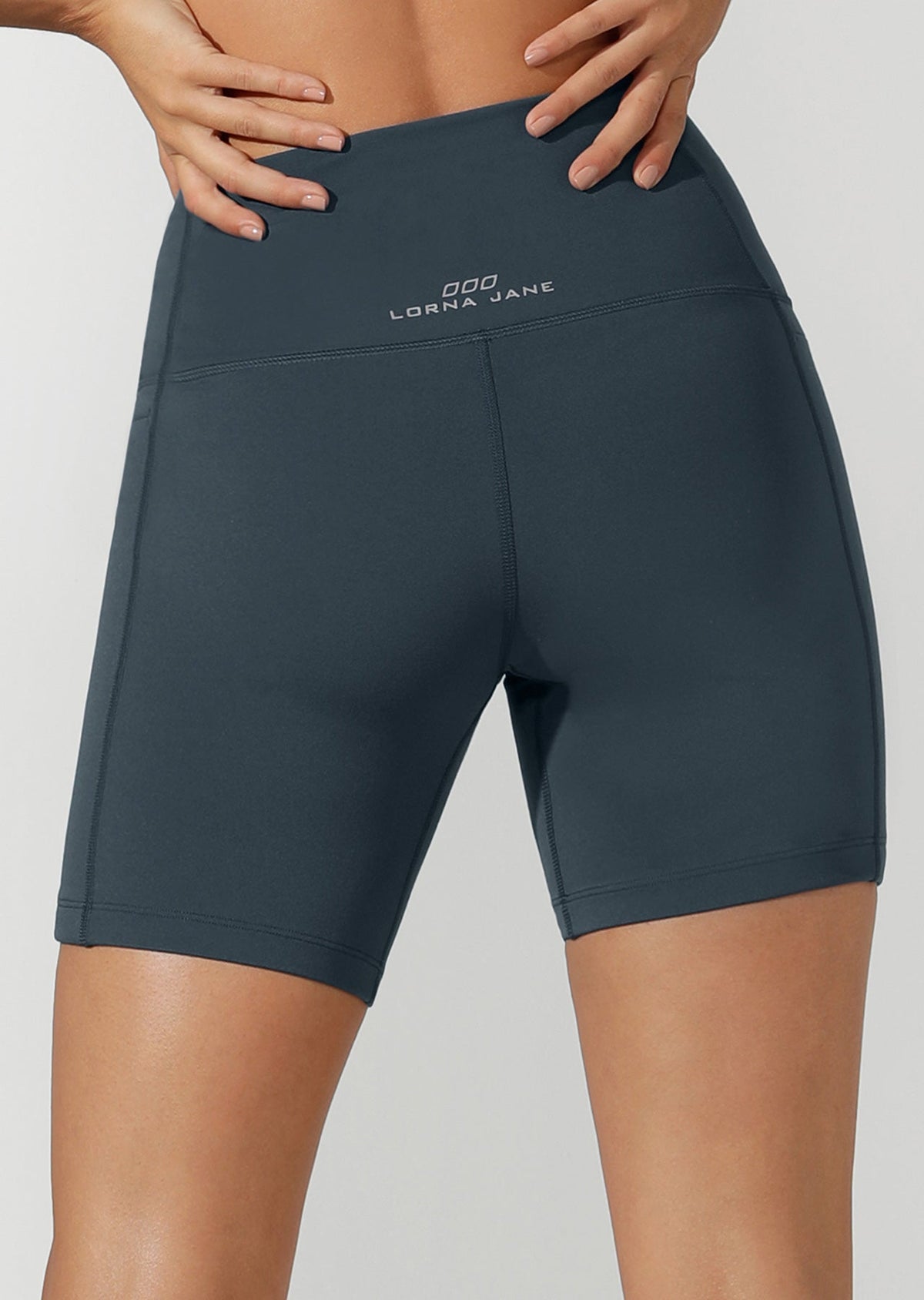 Everyday Zip Short Tight
