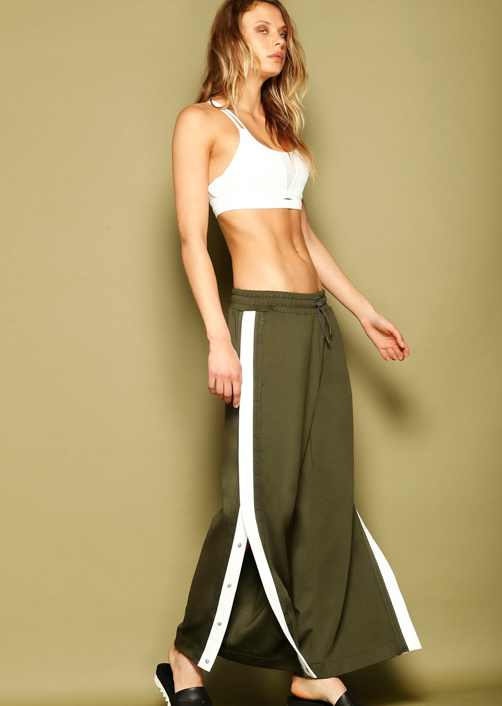 Grandeur Active Snap Pants