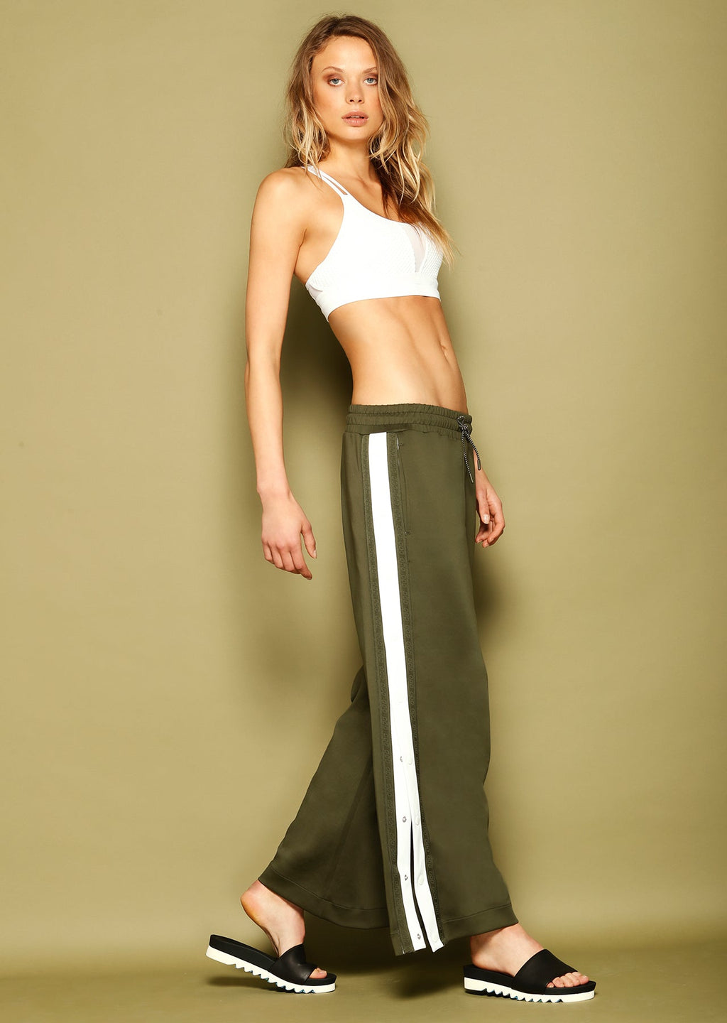 Grandeur Active Snap Pants