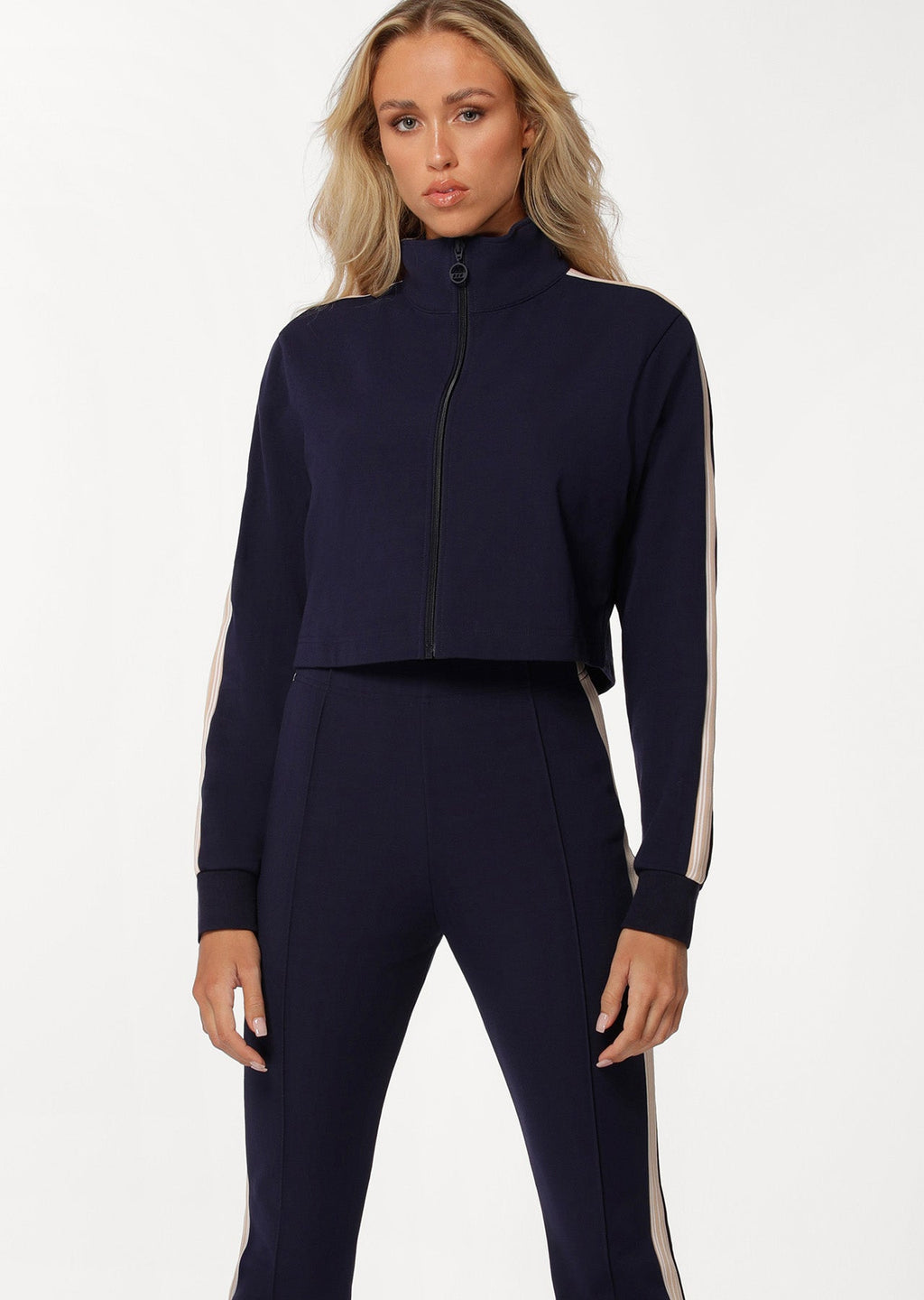 Modern Muse Active Zip Thru