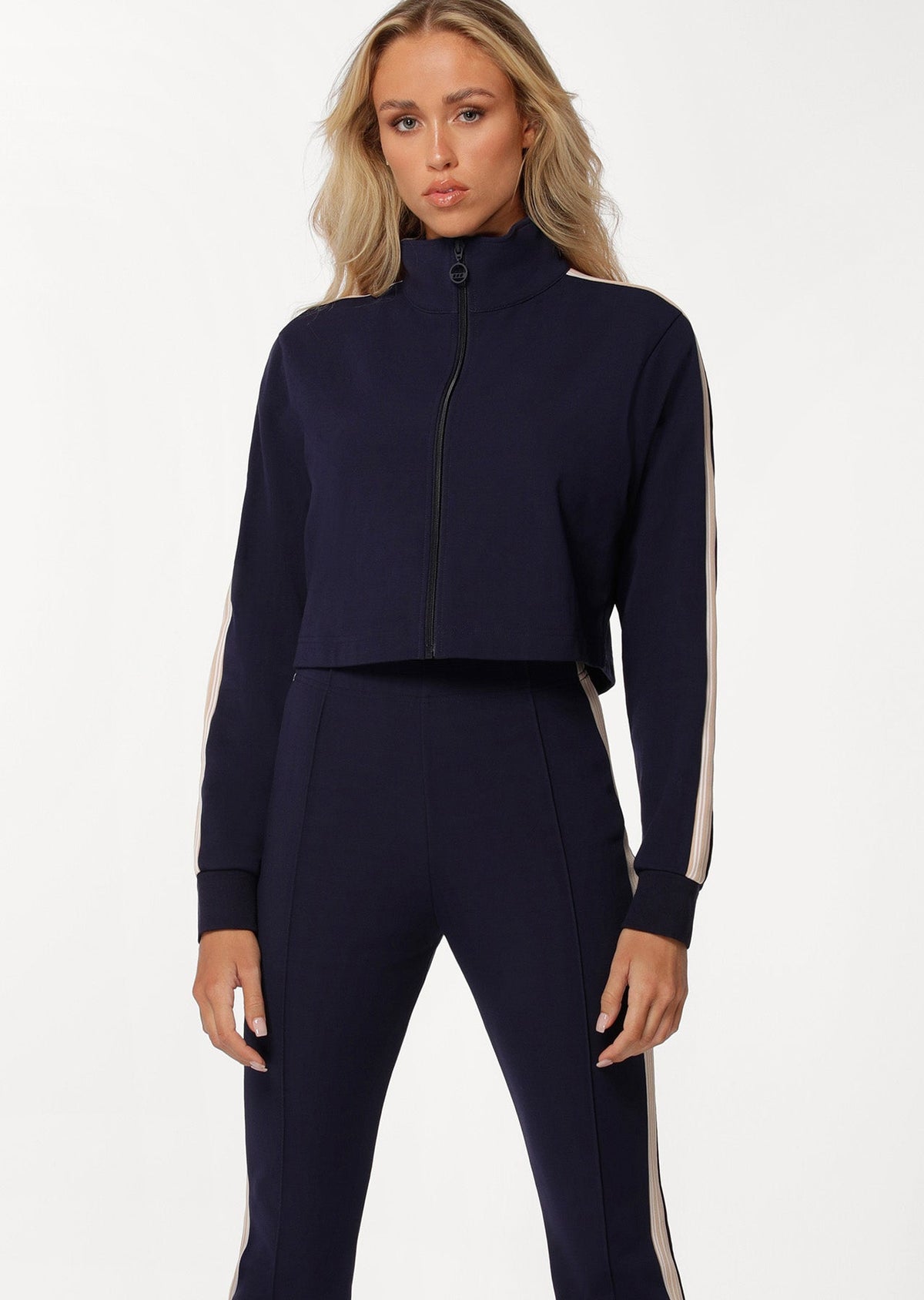 Modern Muse Active Zip Thru